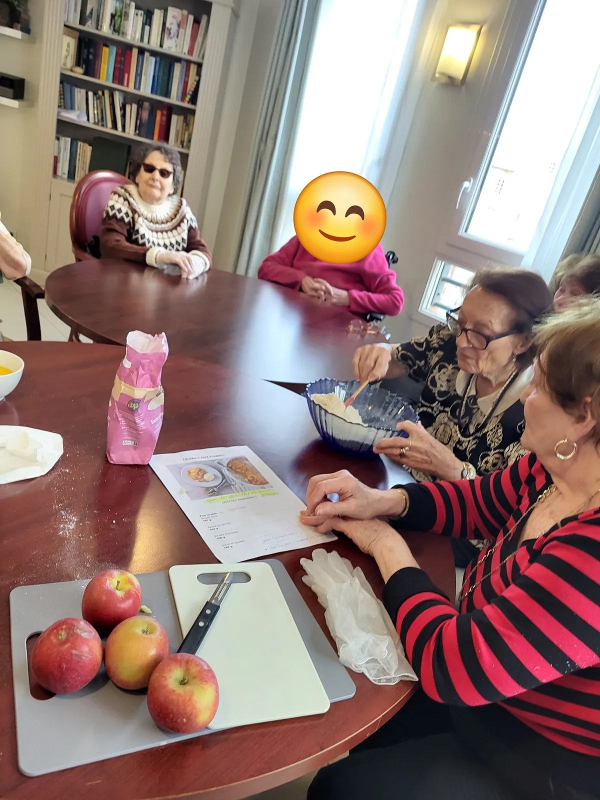 crumble aux pommes avec les résidents au Adrets 