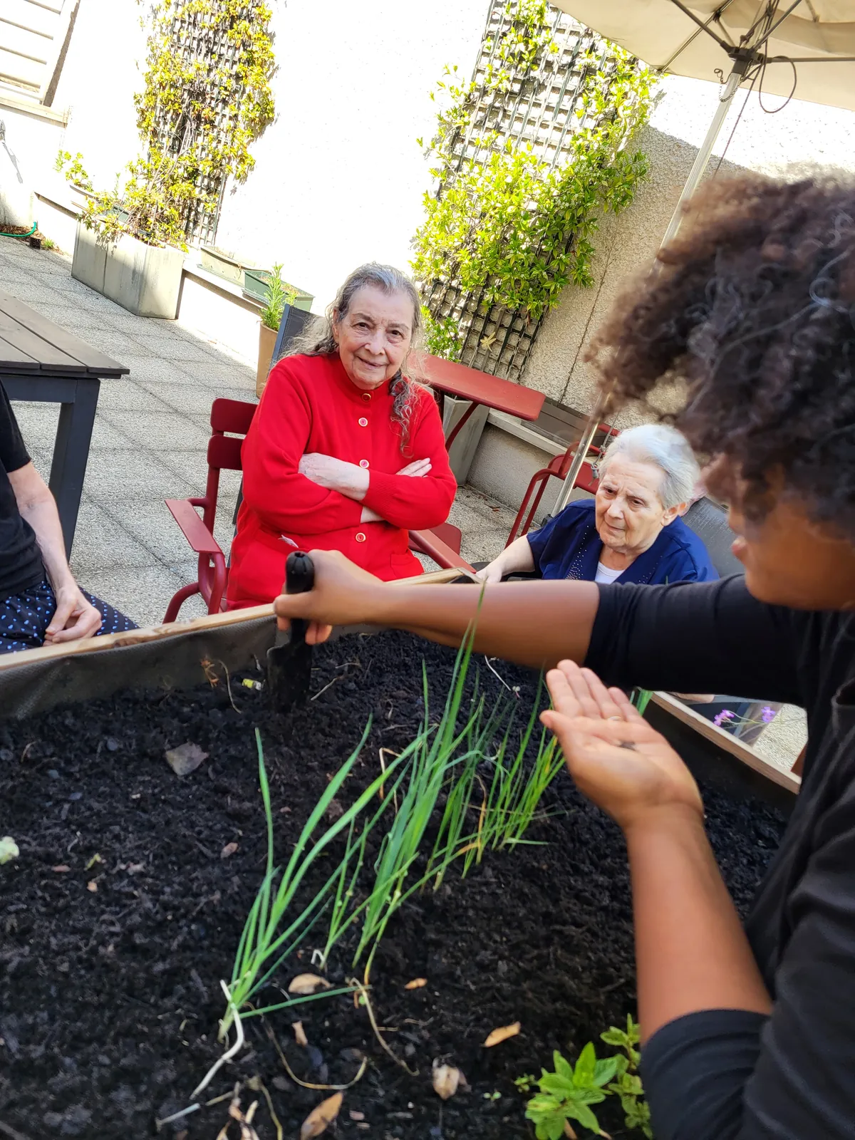 atelier jardinage au 1er étage a la résidence les Adrets 