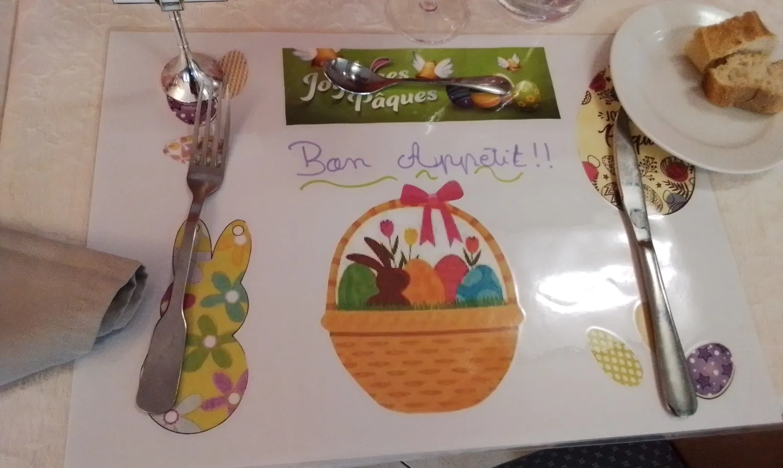 Moment de Pâques - Côté Restauration