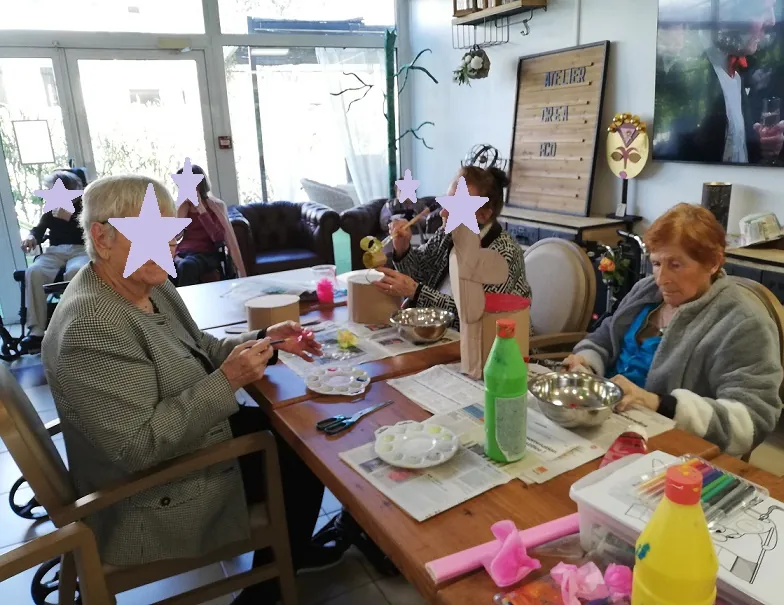 Concours du chapeau le plus original à la résidence les Vallières de Cagnes sur Mer 