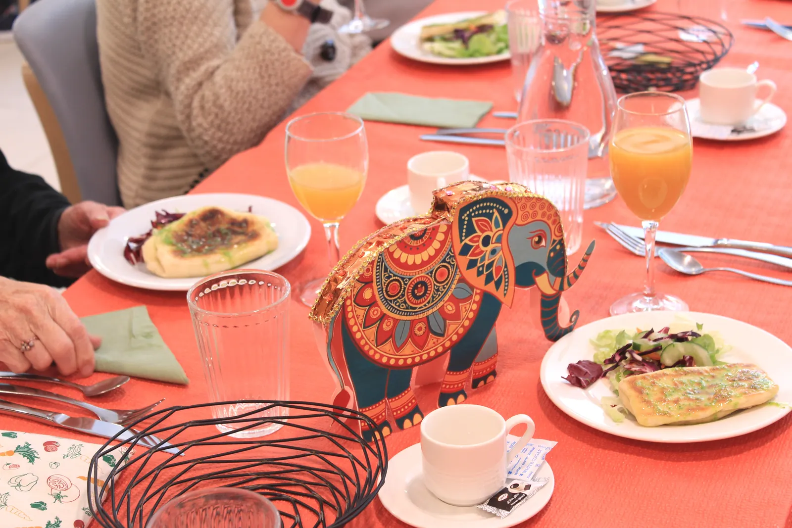 L’Inde s’est invitée à la résidence pour une journée festive et colorée