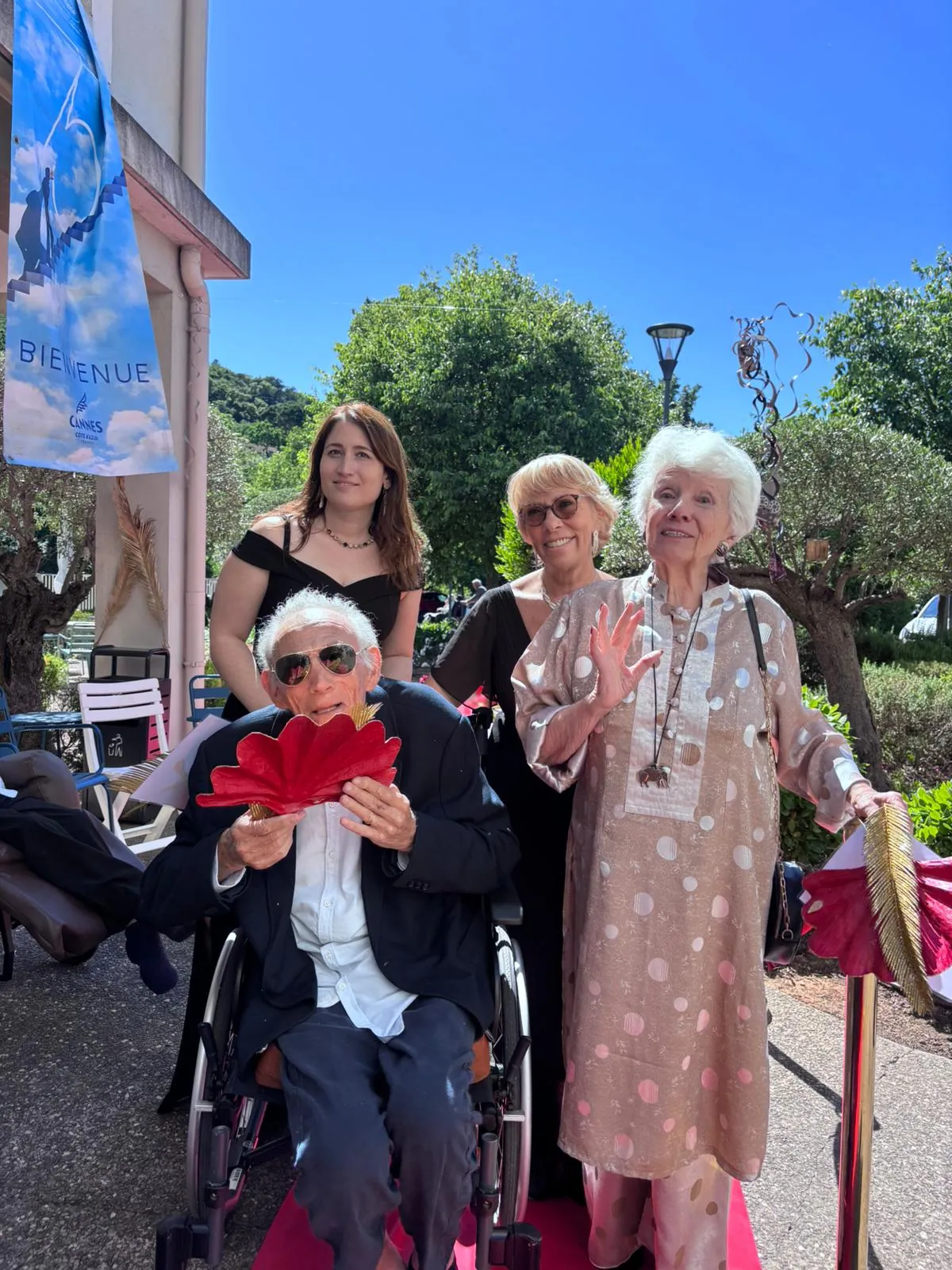 Festival de Fanton – Un défilé haut en couleurs à la résidence Les Jardins de Fanton