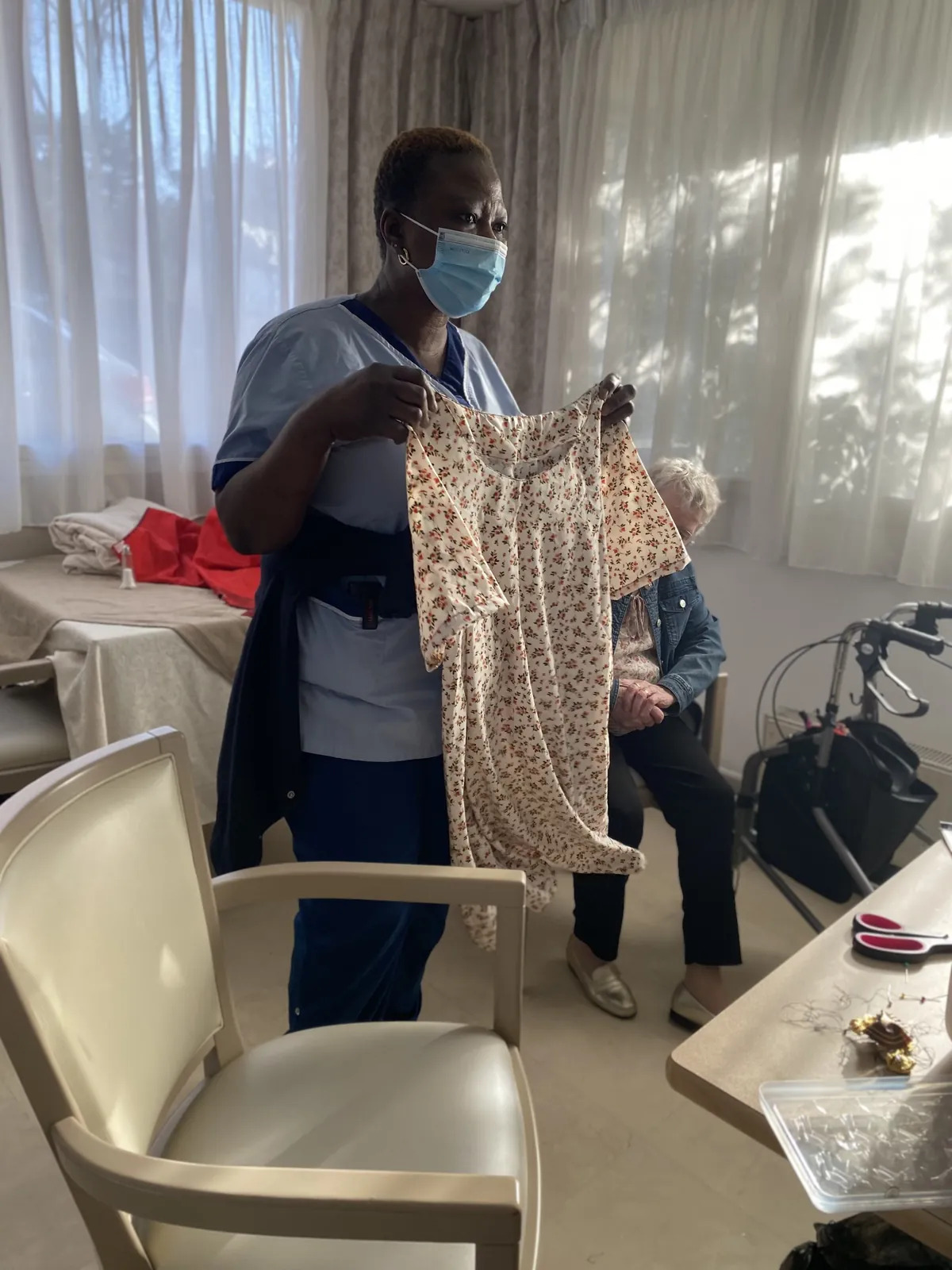 IL Y A UN AN L’ATELIER COUTURE RETOUCHERIE….