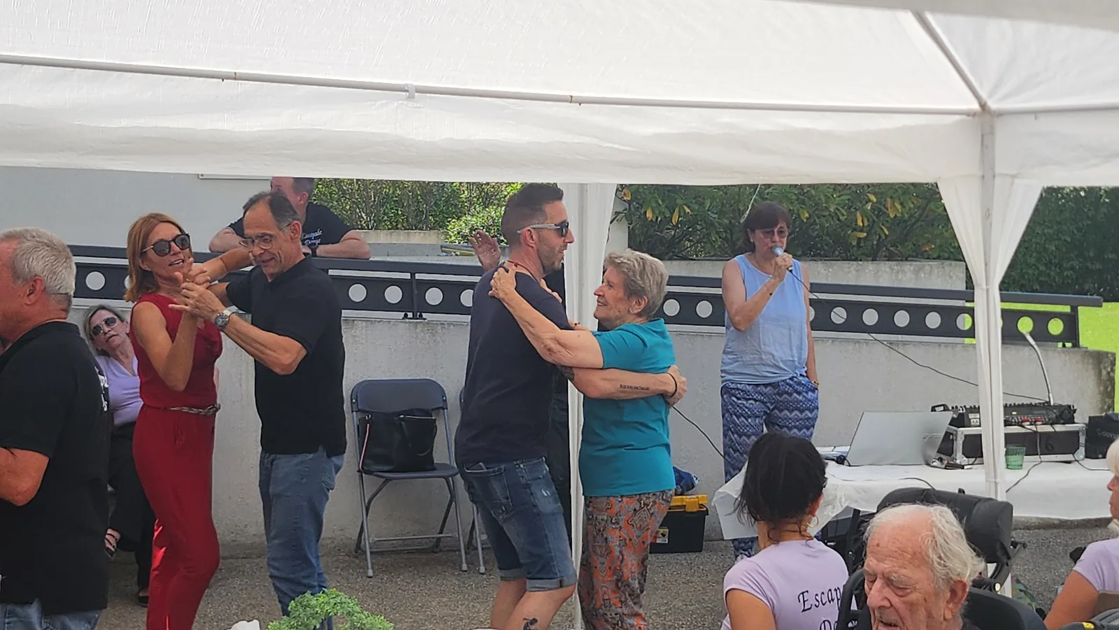  Barbecue Convivial aux Terrasses de l’Étang – Un Moment de Partage Réussi !