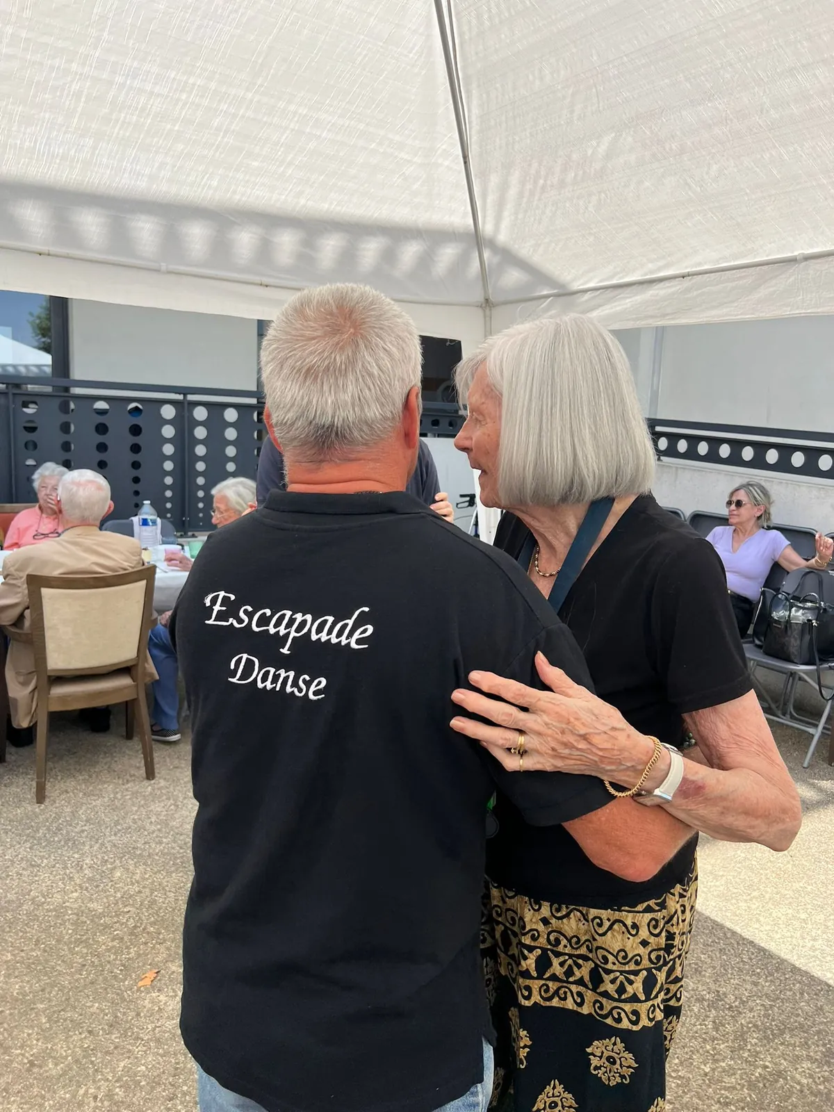  Barbecue Convivial aux Terrasses de l’Étang – Un Moment de Partage Réussi !