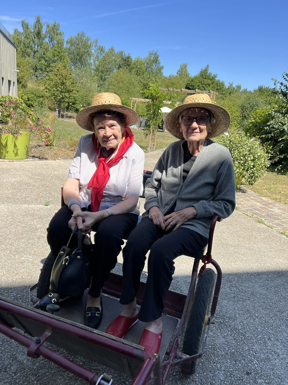 Des retrouvailles émouvantes avec Le Pied à l’Étrier aux Jardins de l’Aunette