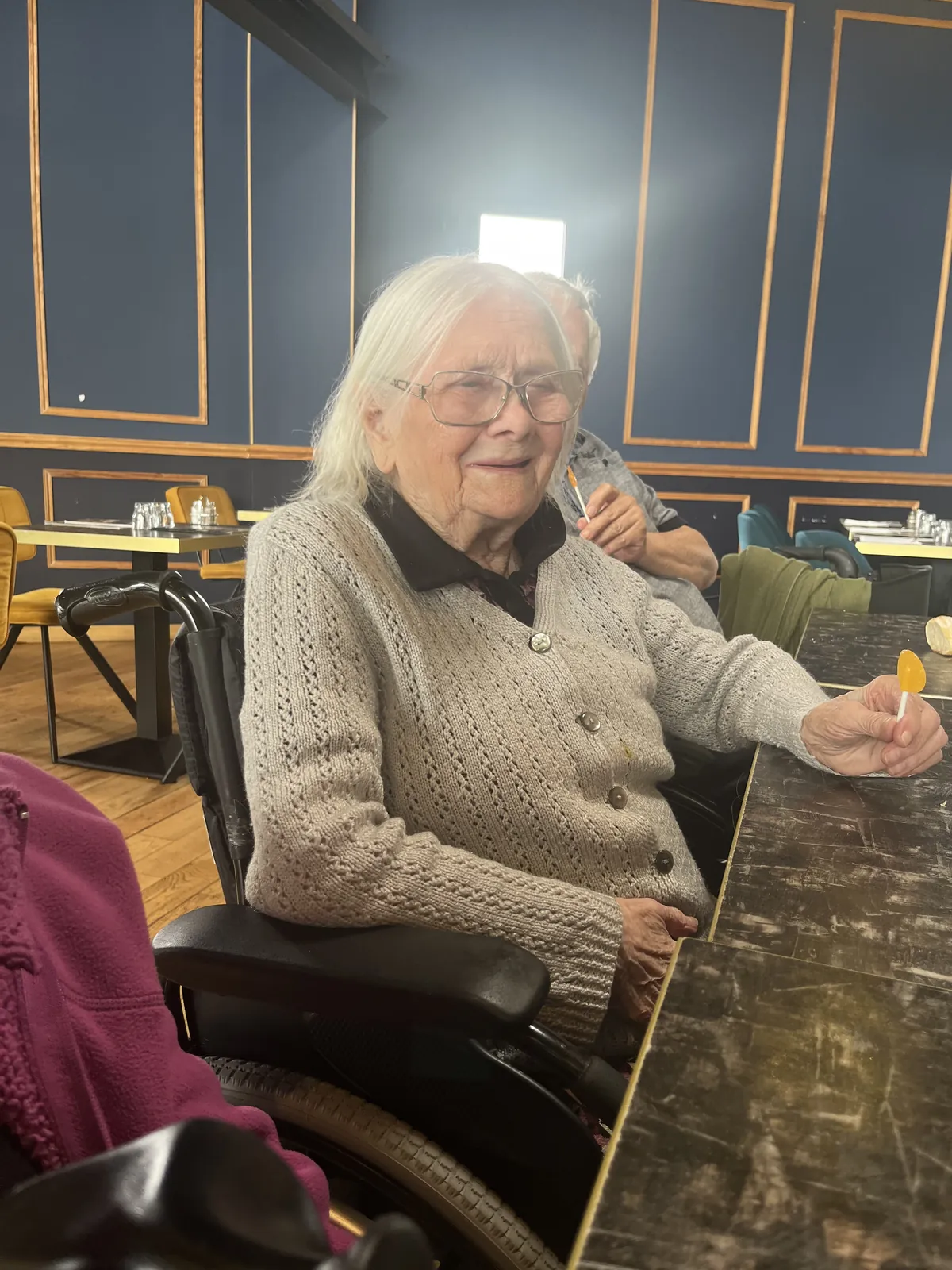 Sortie au restaurant : Partie 3 le dessert 