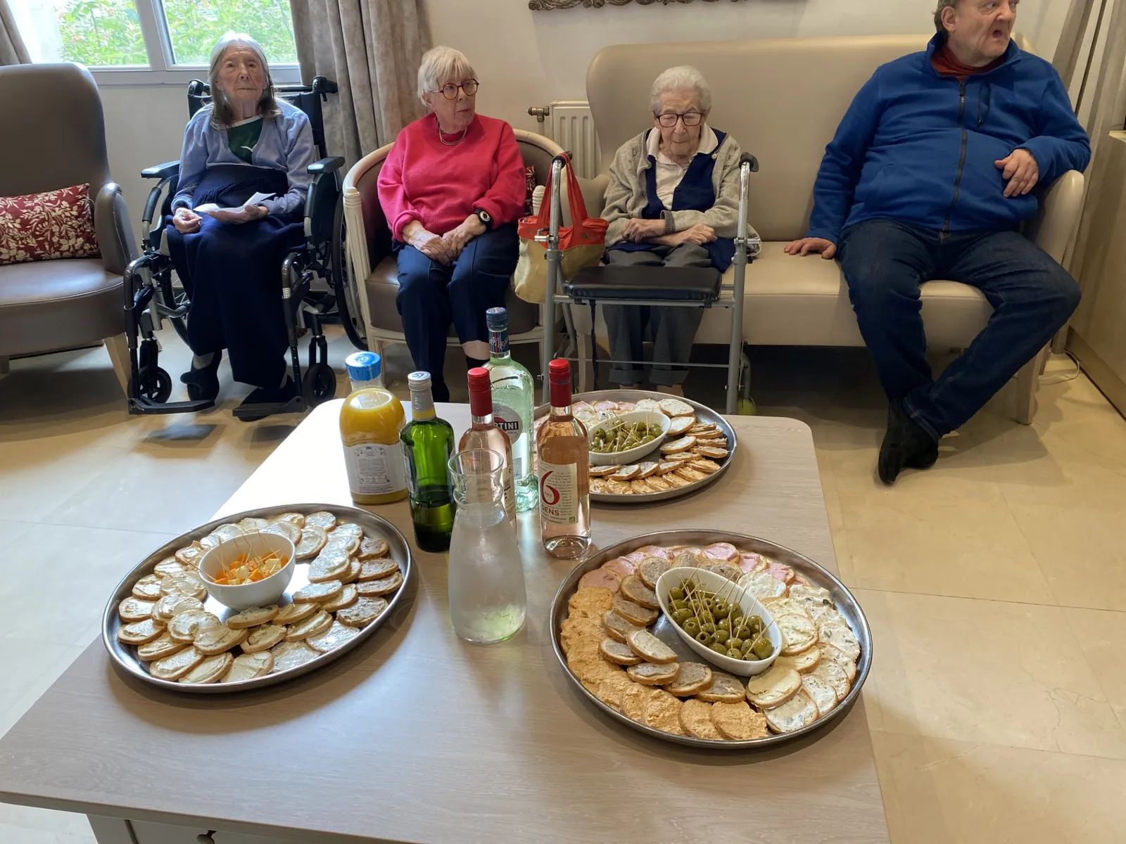 DERNIER JOUR DU MOIS D’AVRIL C’EST L’APÉRITIF AUX MARINES 