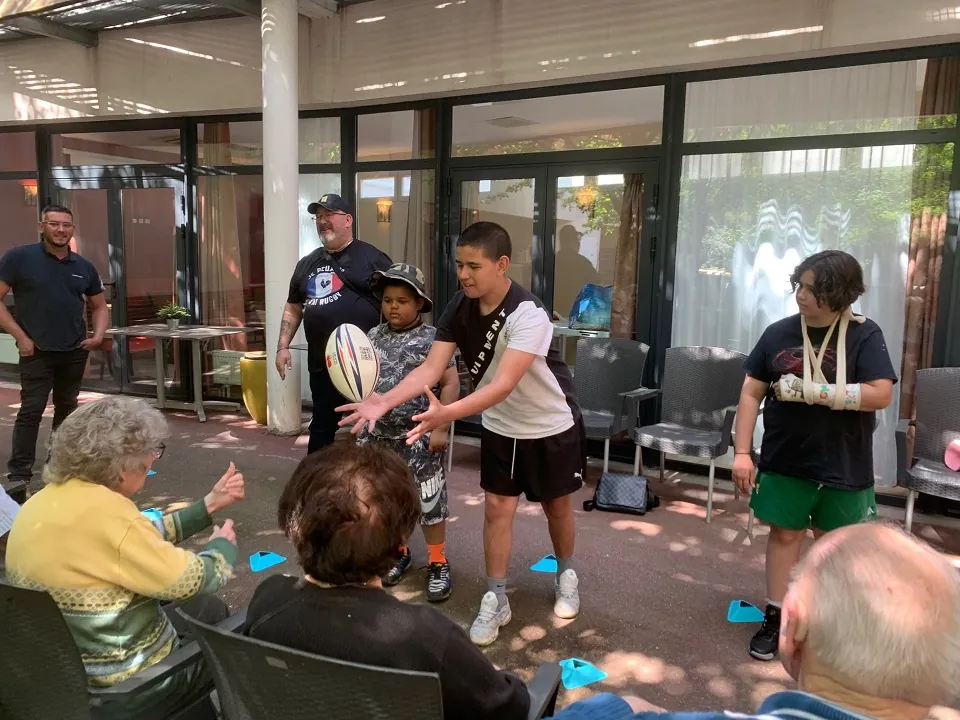 Rugby intergénérationnel à Médicis !