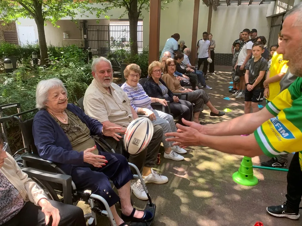 Rugby intergénérationnel à Médicis !