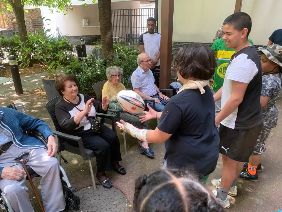 Rugby intergénérationnel à Médicis !