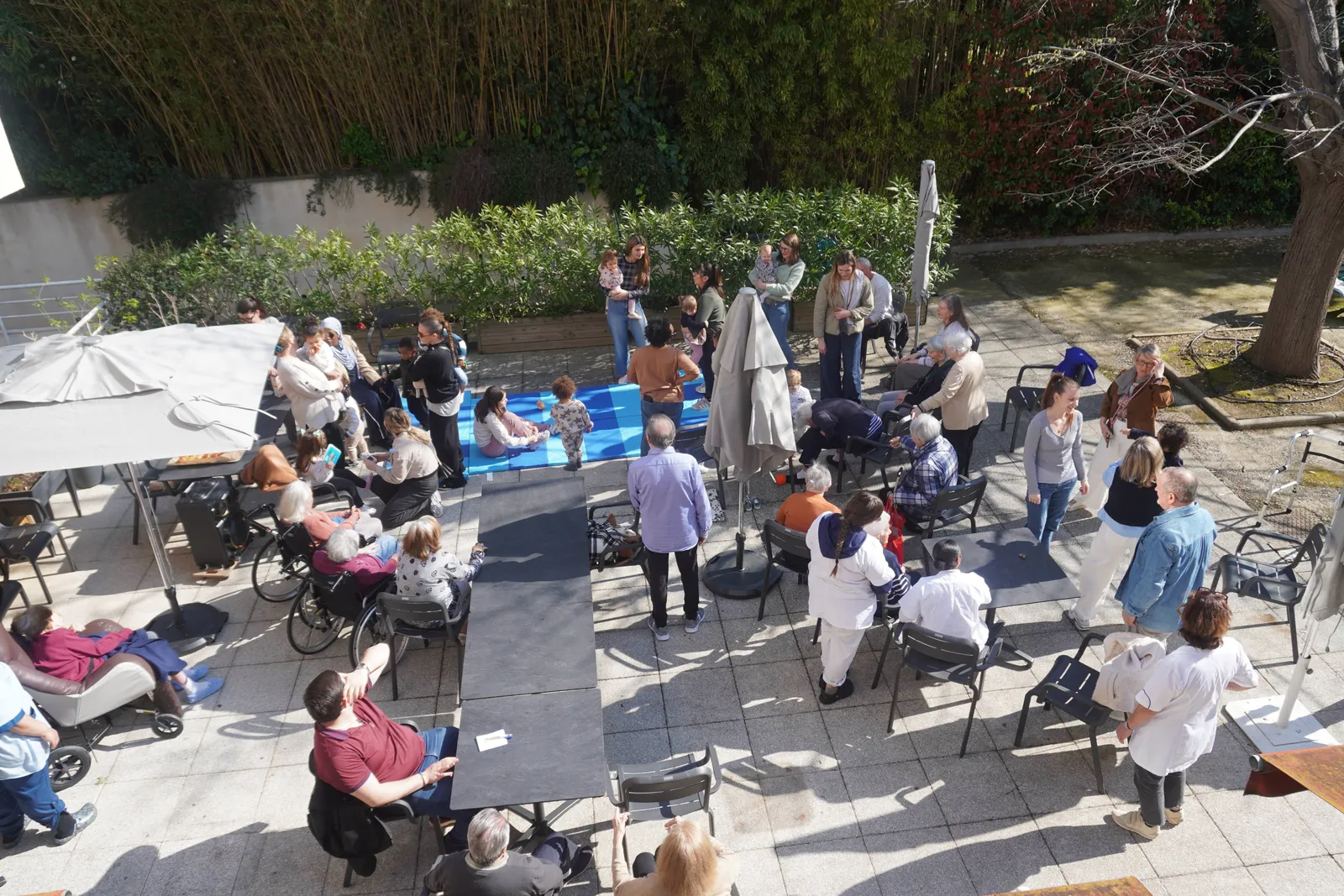 QUAND LES RIRES D’ENFANTS ILLUMINENT LA RESIDENCE