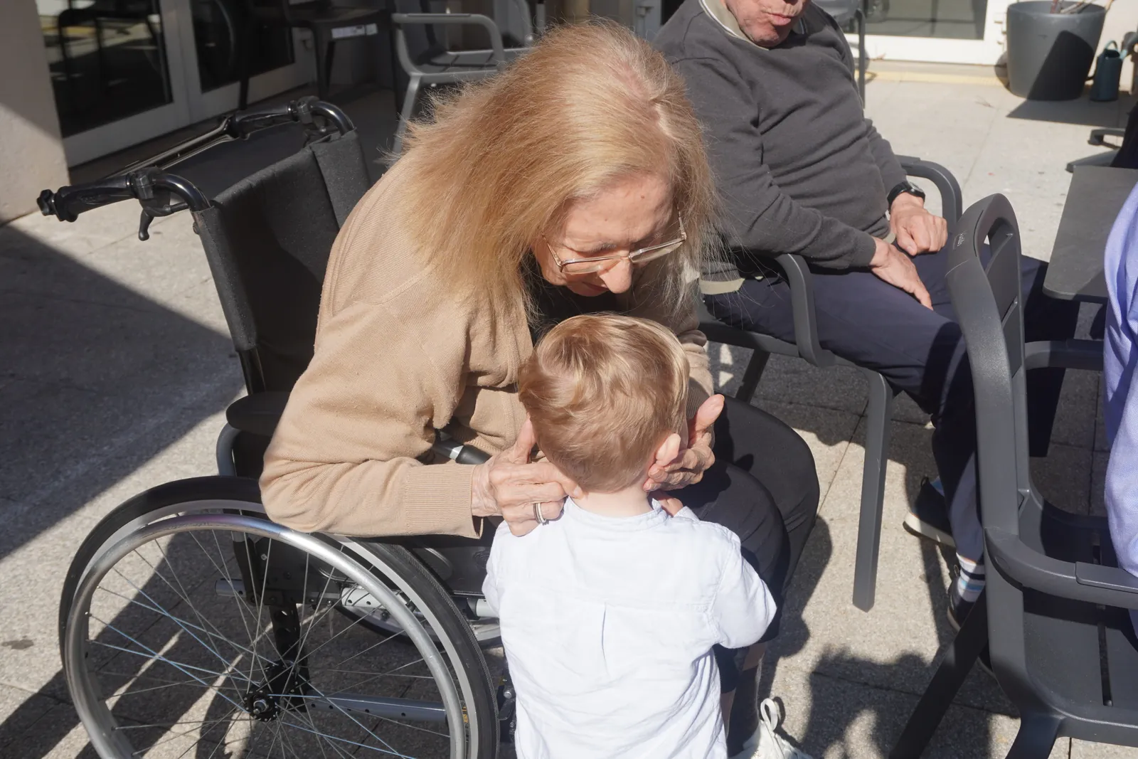 QUAND LES RIRES D’ENFANTS ILLUMINENT LA RESIDENCE