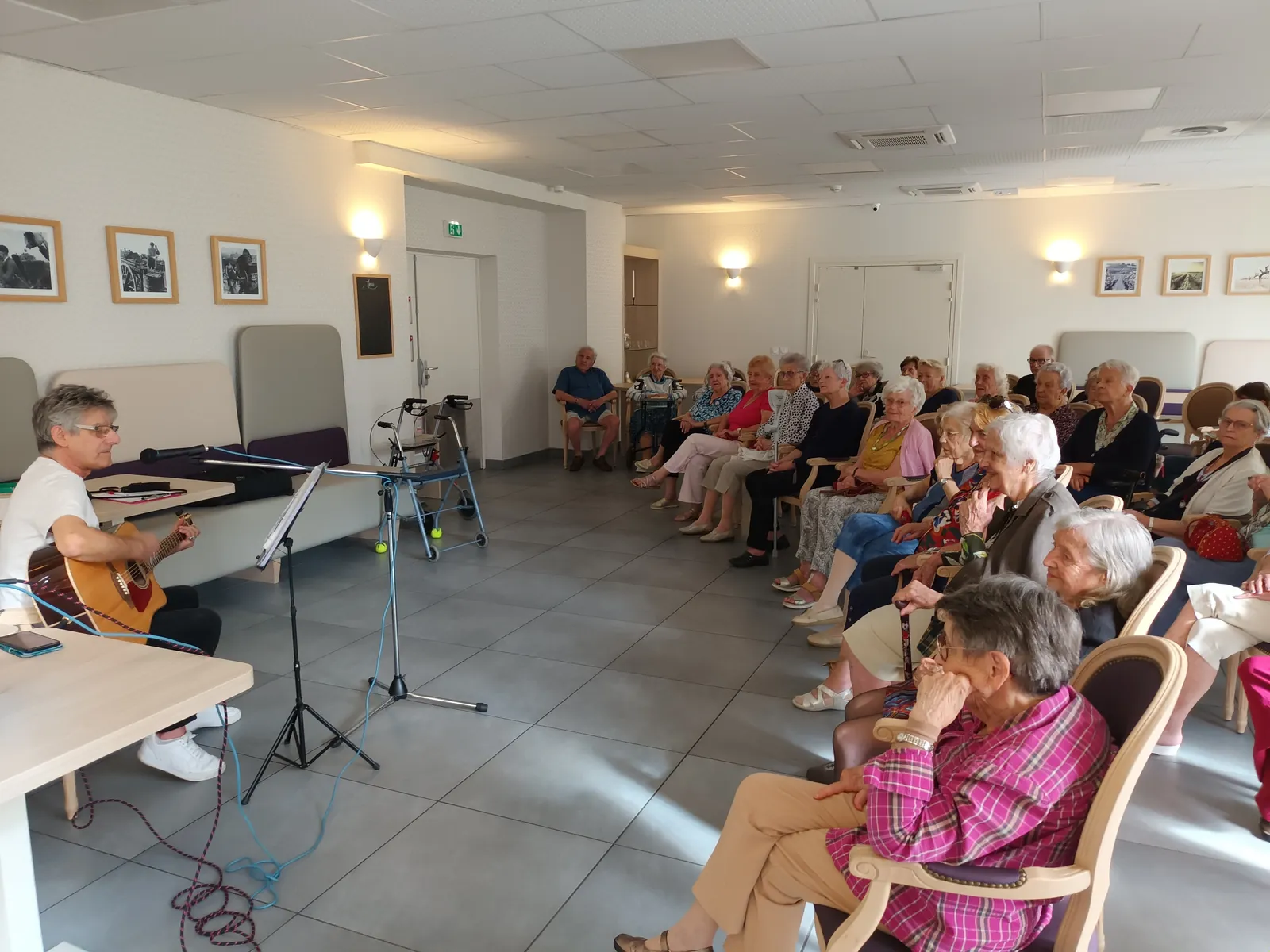 Animation musicale avec Pascal, musicien et chanteur