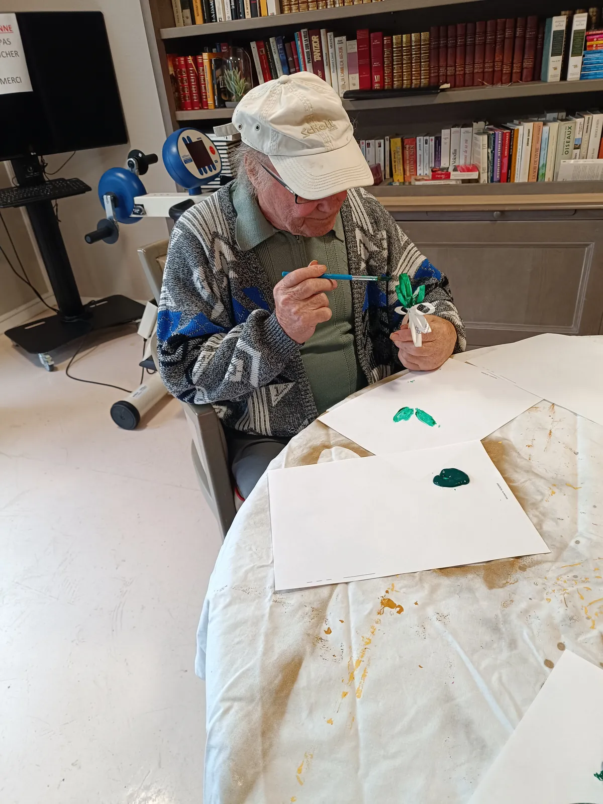 Atelier peinture avec les résidents de Gouvieux 