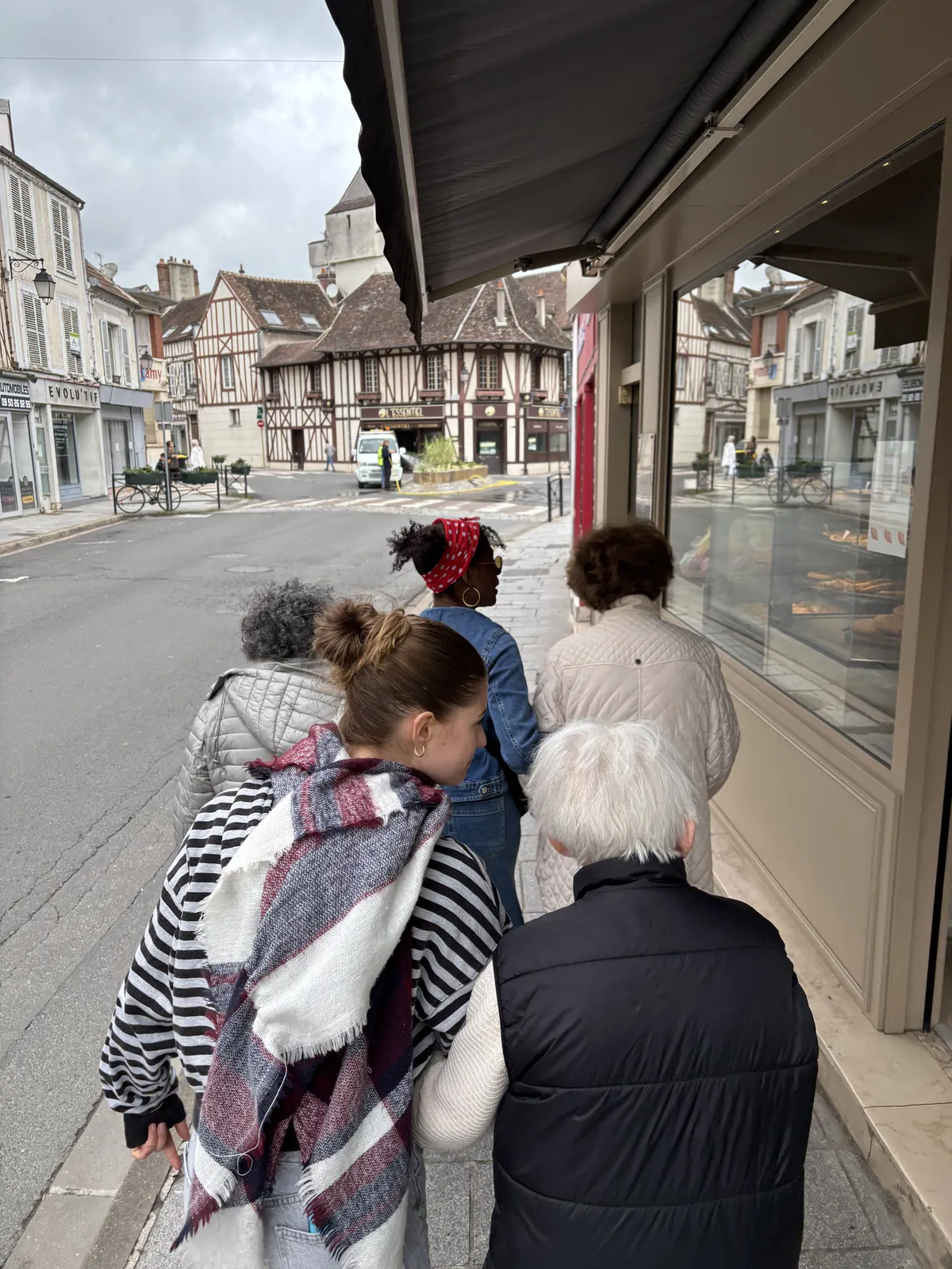 SORTIE SUR LE MARCHE DE PROVINS LES JARDINS MEDICIS 