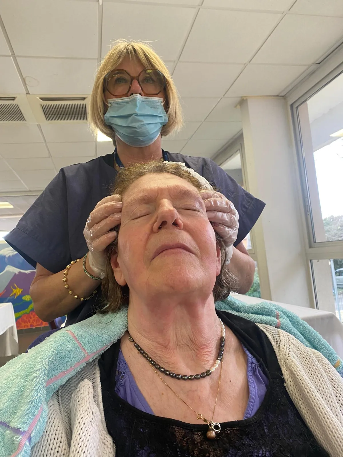 "Détente, papotages et vernis parfait : l’atelier bien-être qui fait du bien !"