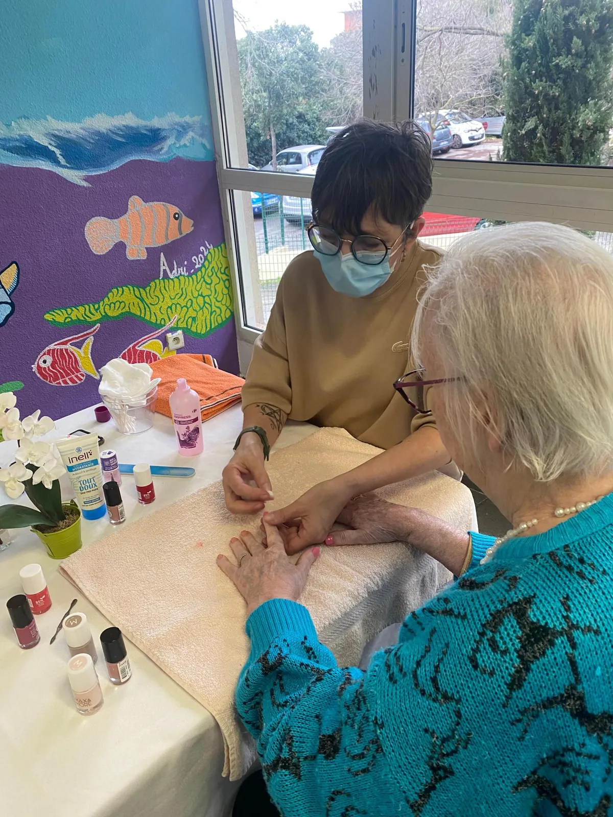 "Détente, papotages et vernis parfait : l’atelier bien-être qui fait du bien !"