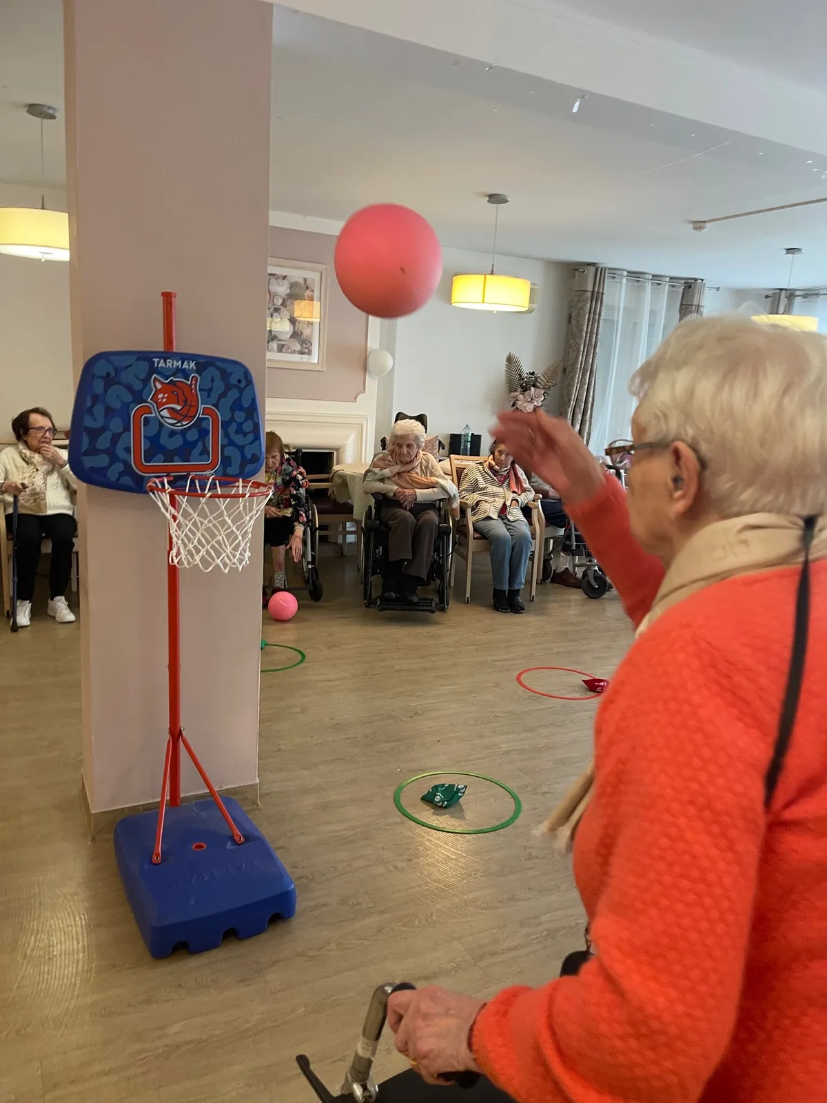 Les résidents de la résidence Les Hautes Futaies participent aux Olympiades d’hiver