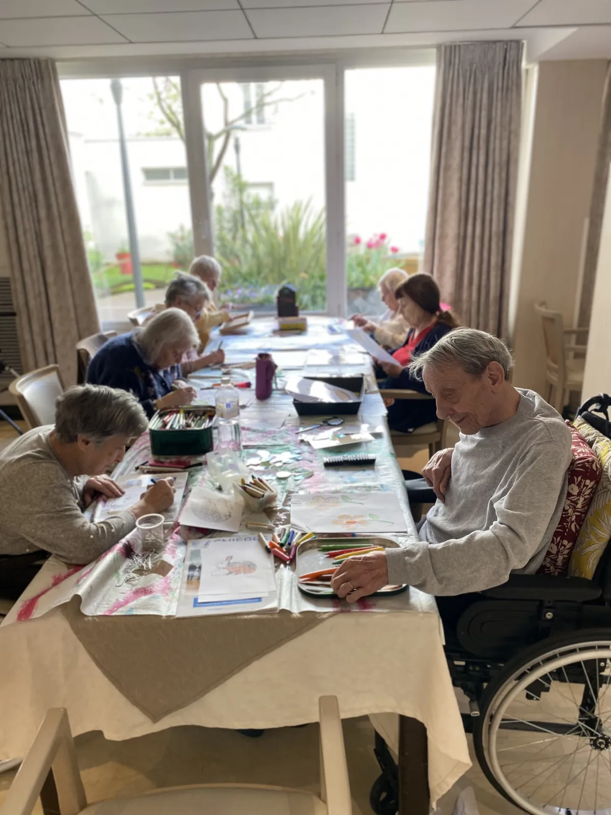 AMBIANCE STUDIEUSE ET PREMIERES SORTIES AU JARDIN 
