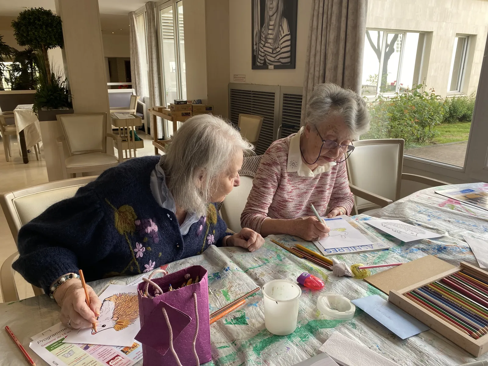 AMBIANCE STUDIEUSE ET PREMIERES SORTIES AU JARDIN 