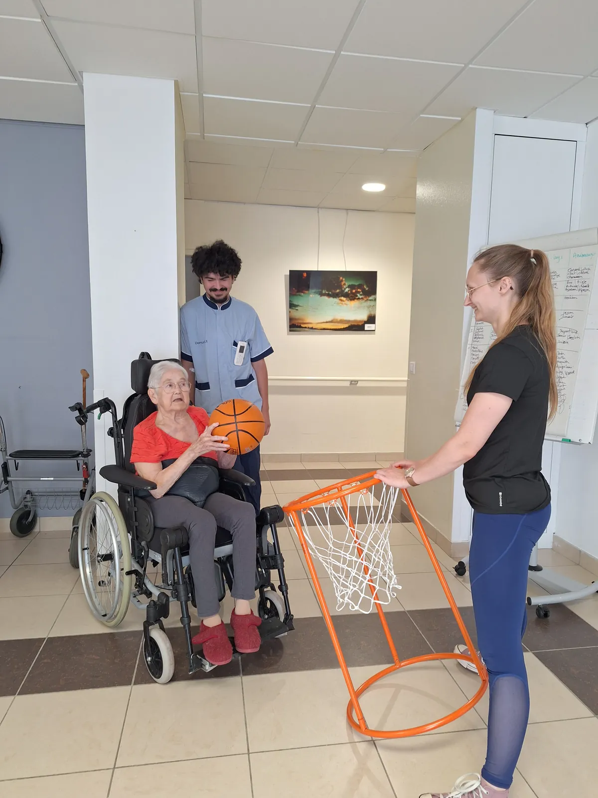 Un Atelier de Basket enrichissant avec Lucie, Éducatrice APA