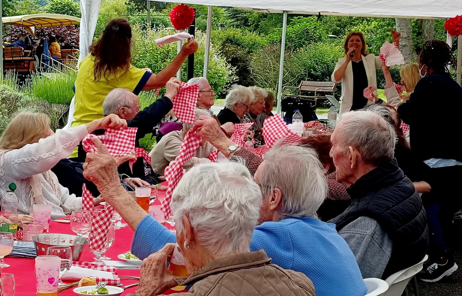 Le mercredi : c'est garden party ... intergénérationnelle !