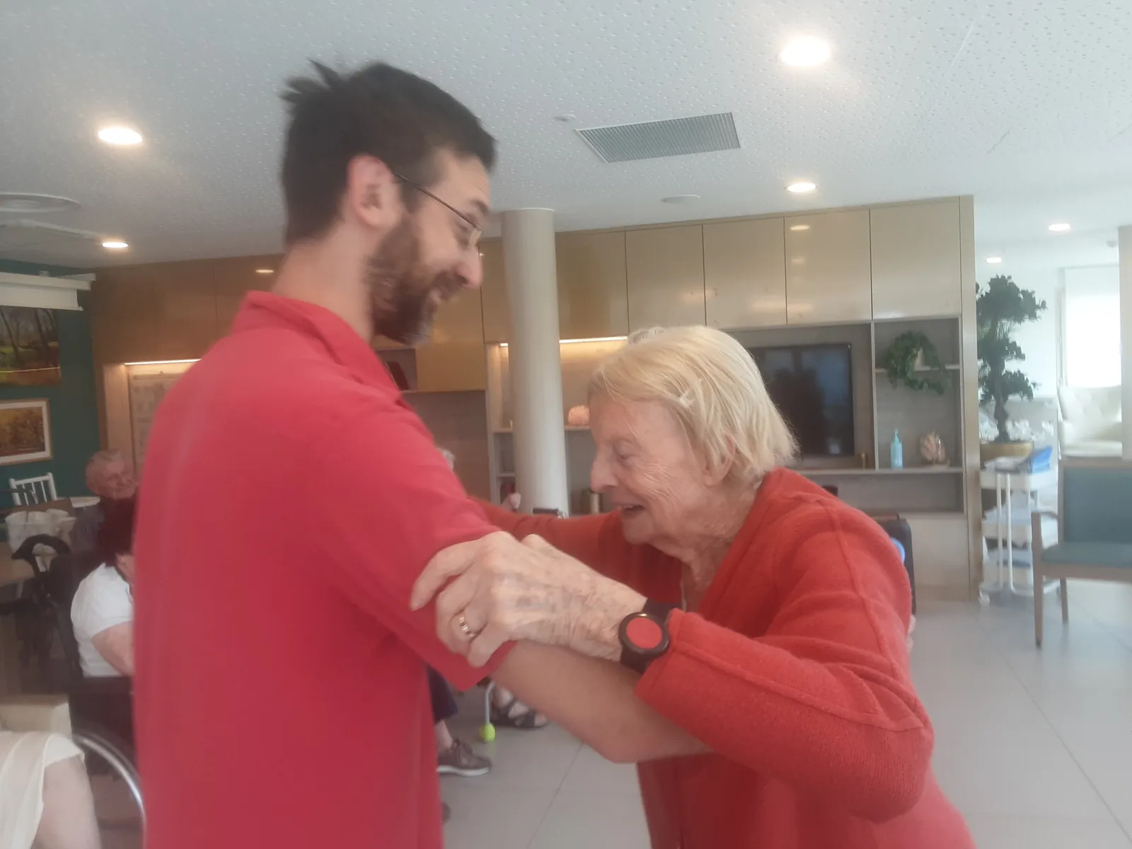 Thé dansant et karaoké!