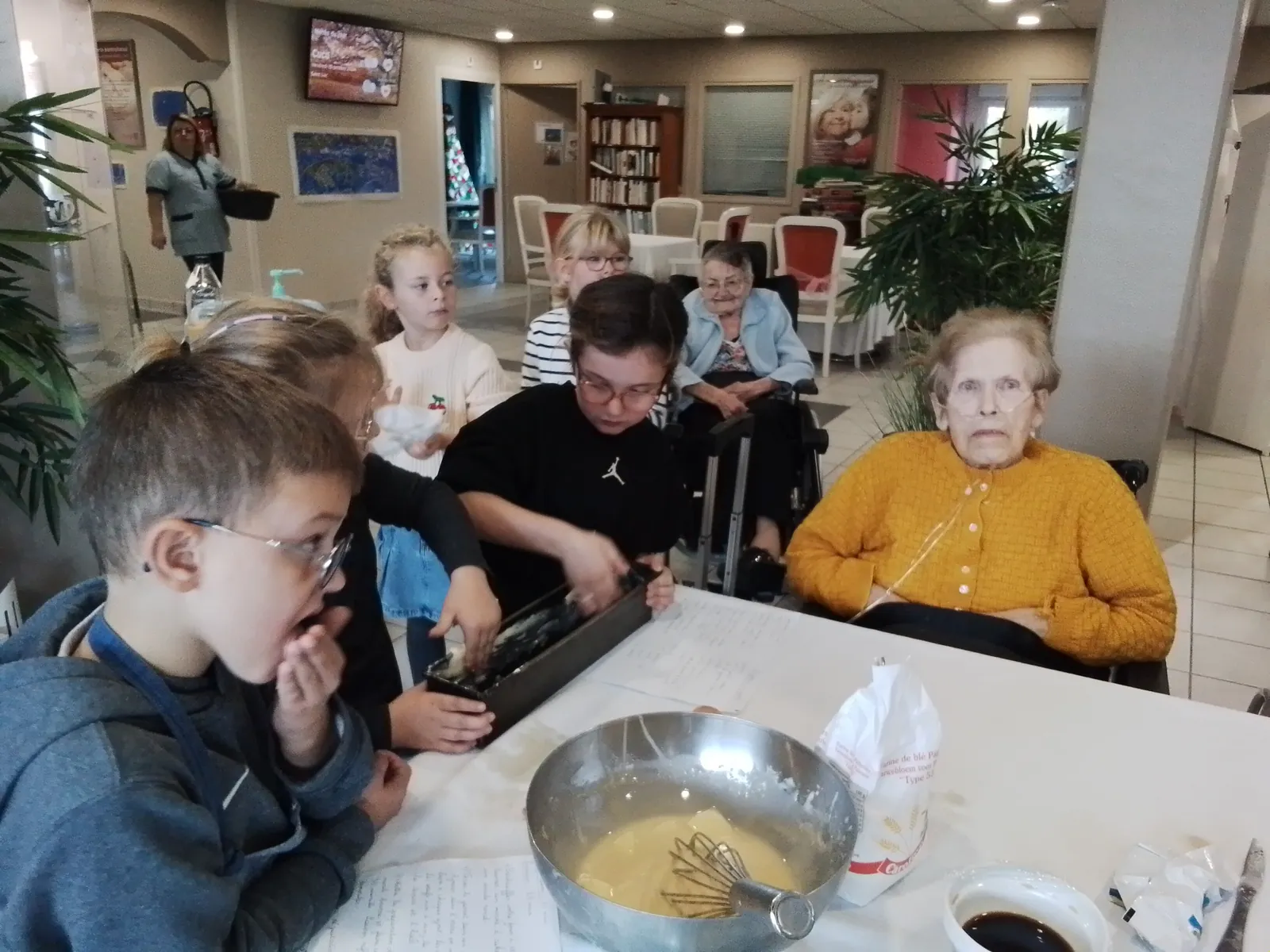 Confection de gâteaux avec les enfants 