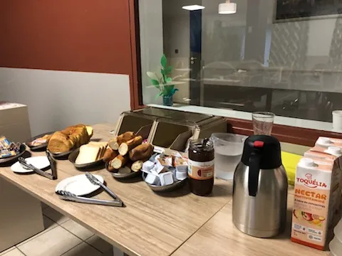 Nouveau * Buffet Petit Déjeuner à la Résidence Les Ondines: Un Moment de Partage et de Bien-Être