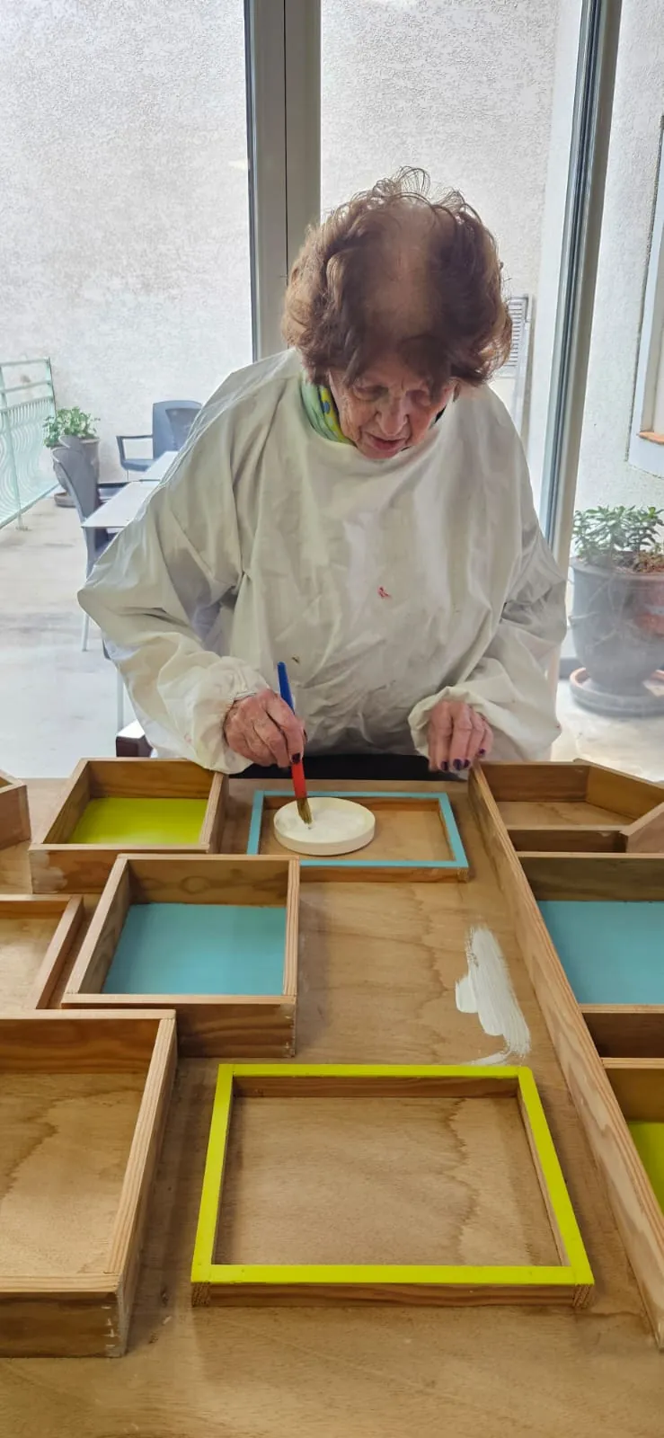 Atelier jardinage : le rempotage / Rénovation : Etape1 la peinture