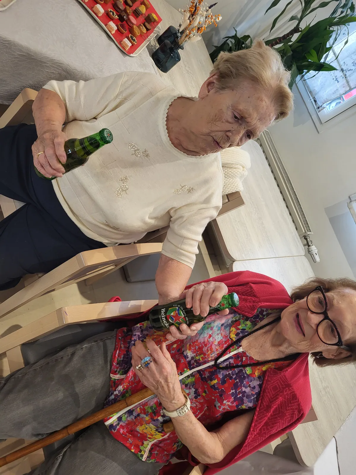 Semaine de la Bière : un goûter dansant placé sous le signe de la convivialité _ Aux les Adrets 