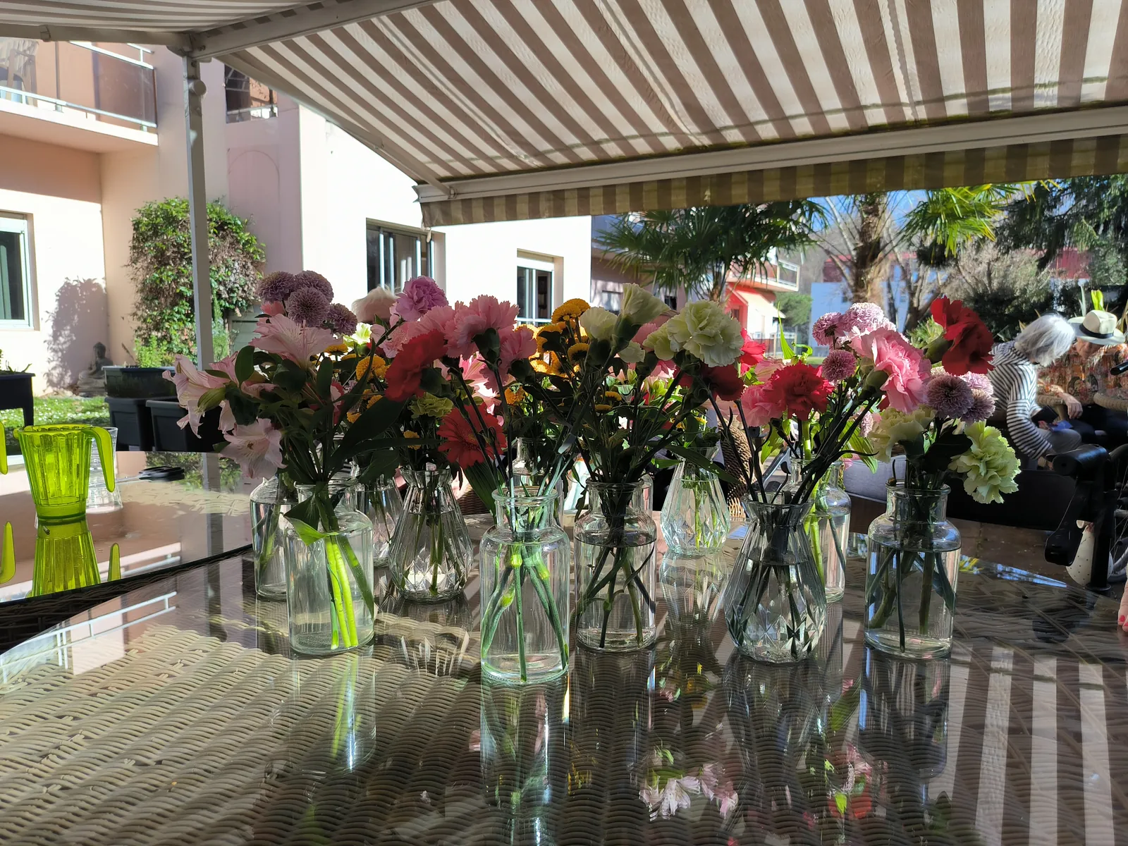 Atelier floral sous le soleil printanier !