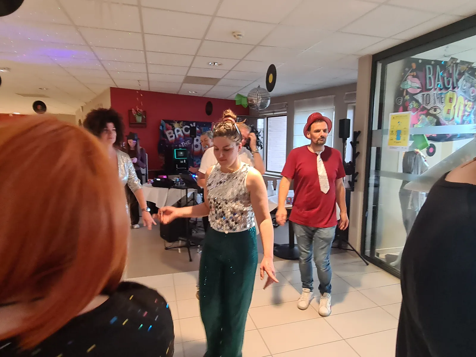 Repas des familles : une journée inoubliable sous le signe du disco !