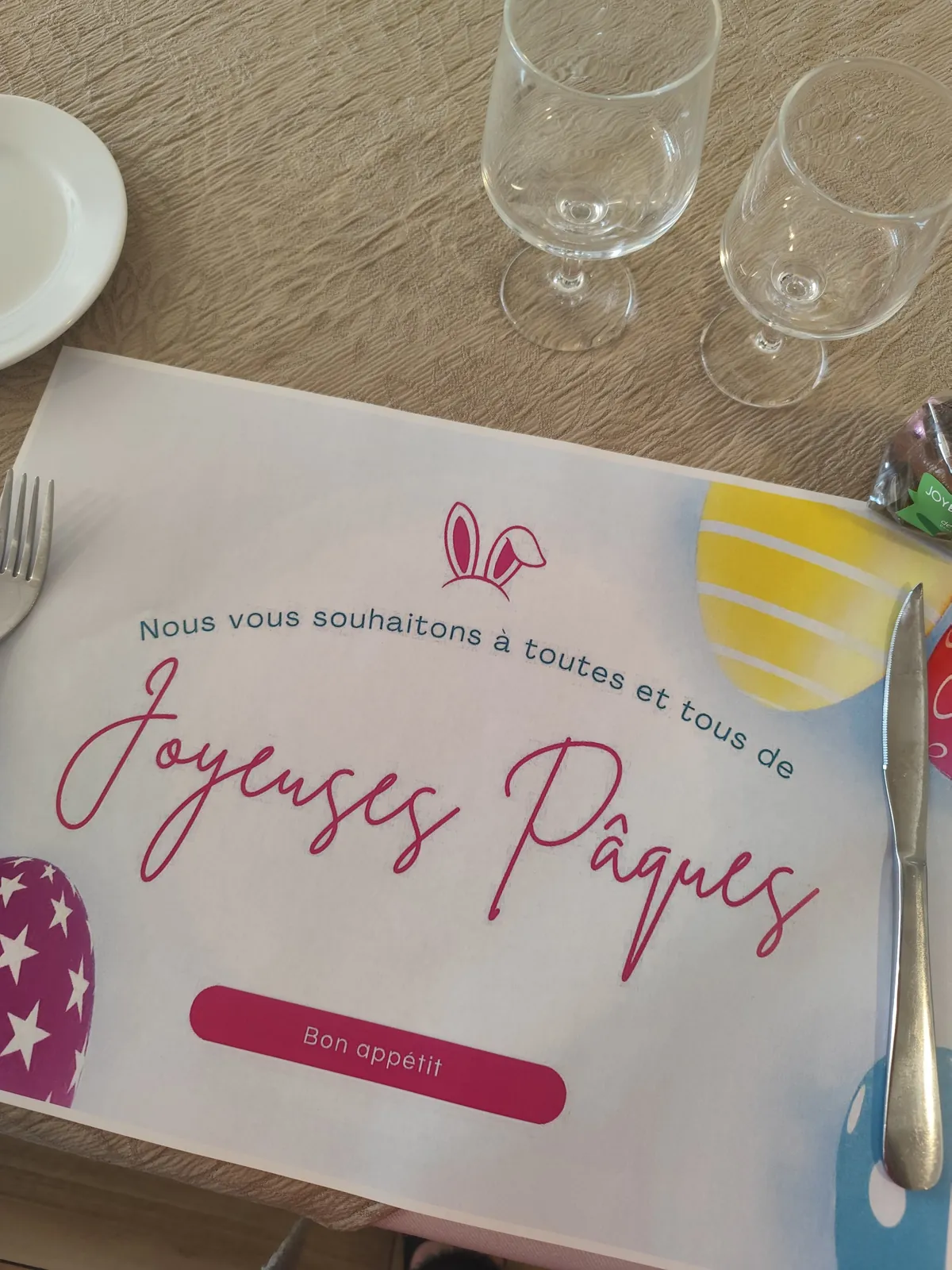 Pâques sur les tables ce midi 