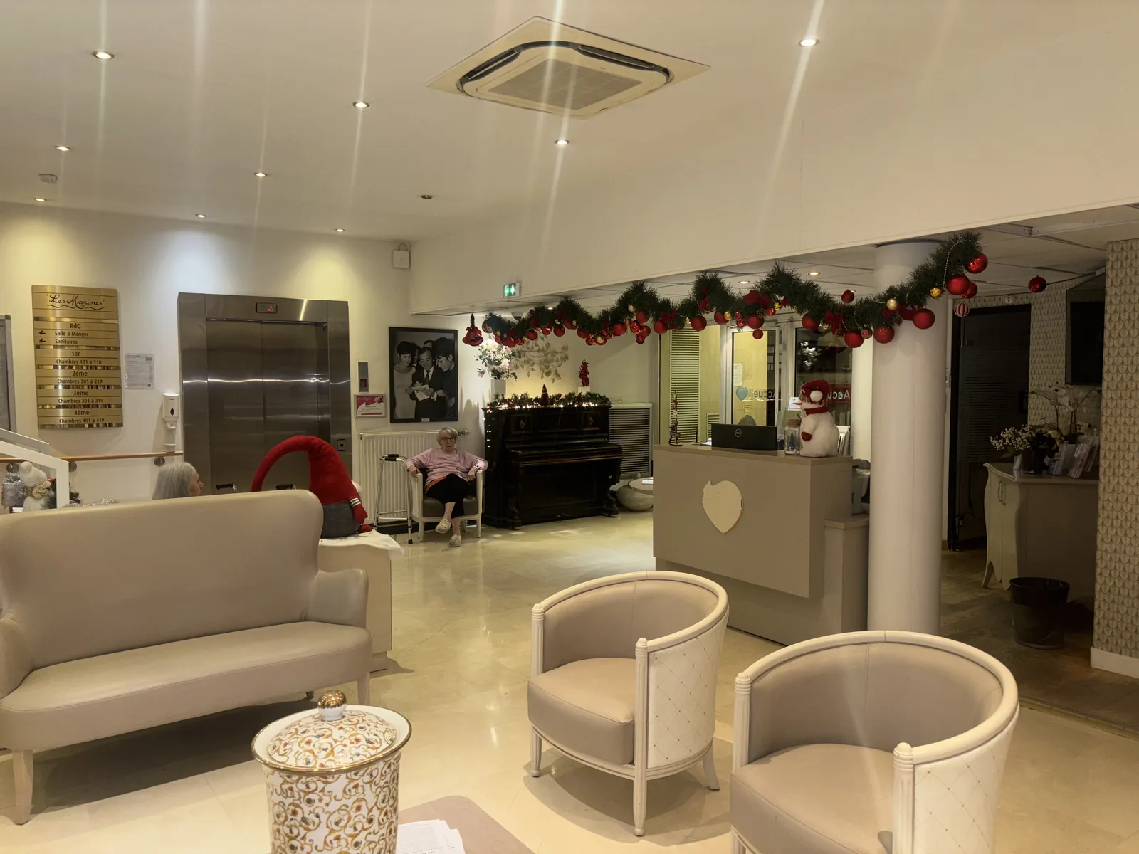 La magie de Noël s’installe à la résidence Les Marines
