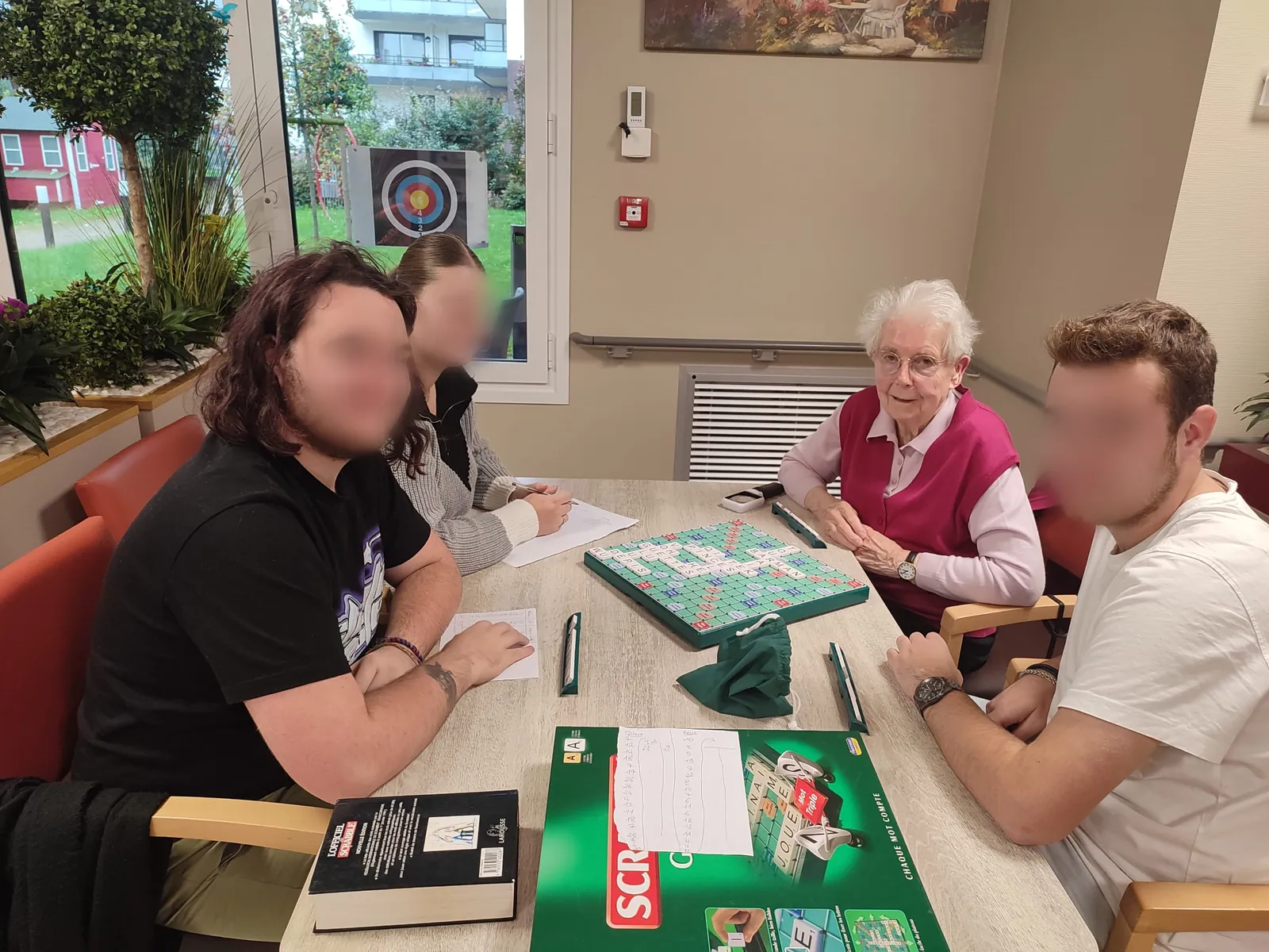 Les lycéens viennent jouer avec nos résidents !