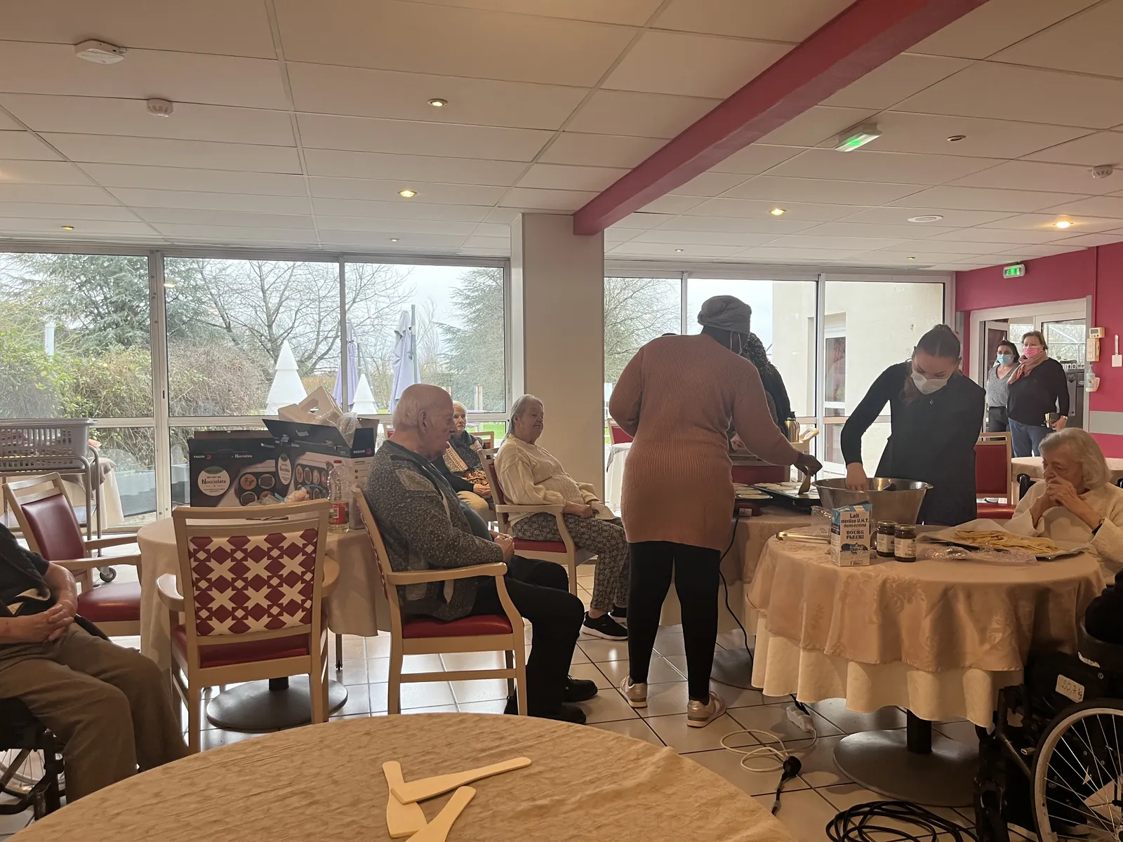 On fait sauter les crêpes pour la Chandeleur 