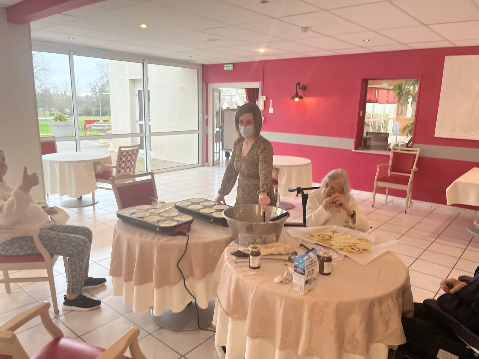 On fait sauter les crêpes pour la Chandeleur 