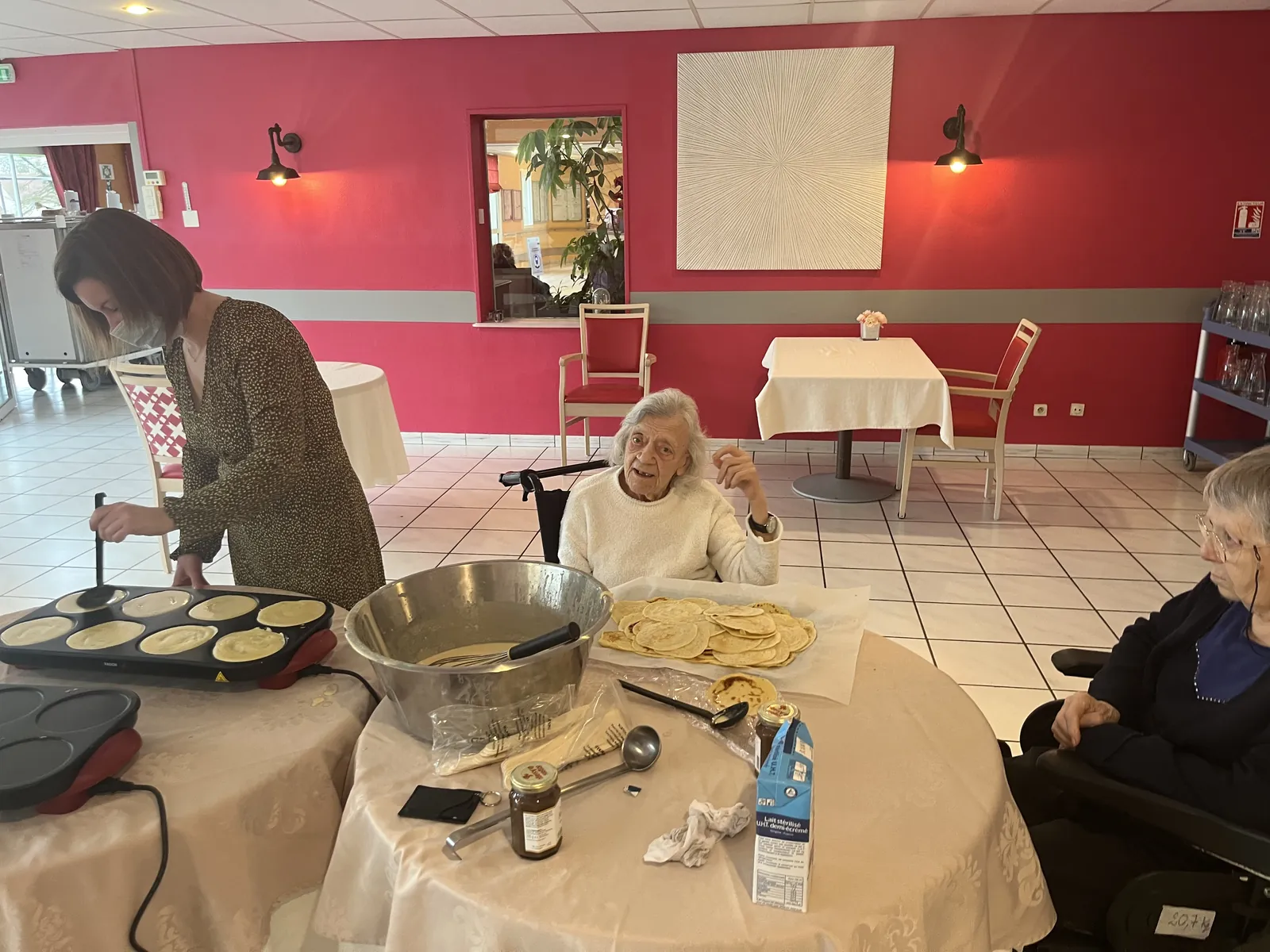 On fait sauter les crêpes pour la Chandeleur 