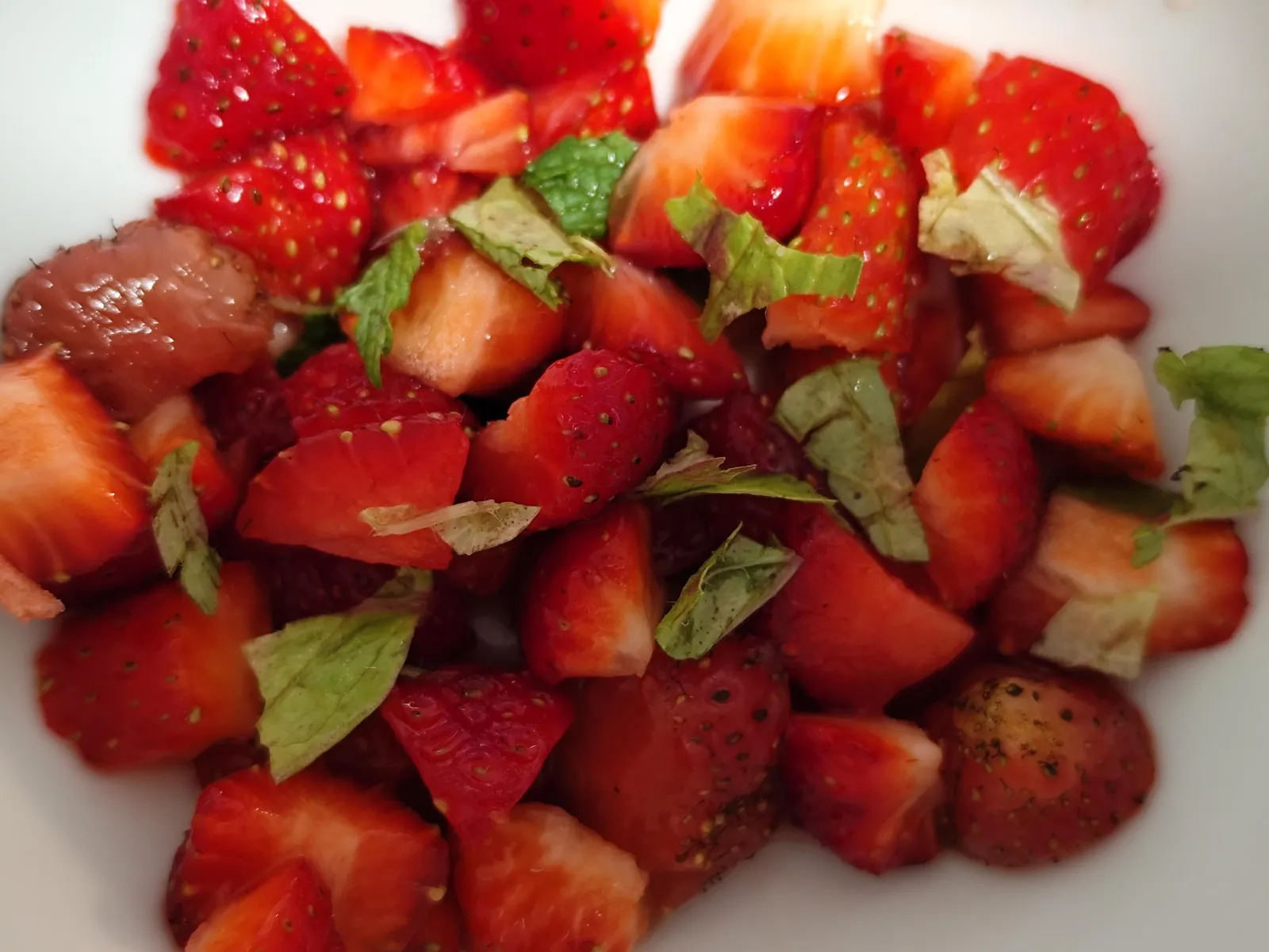 Le jardin thérapeutique porte ses fruits ! ou plutôt ses fraises..