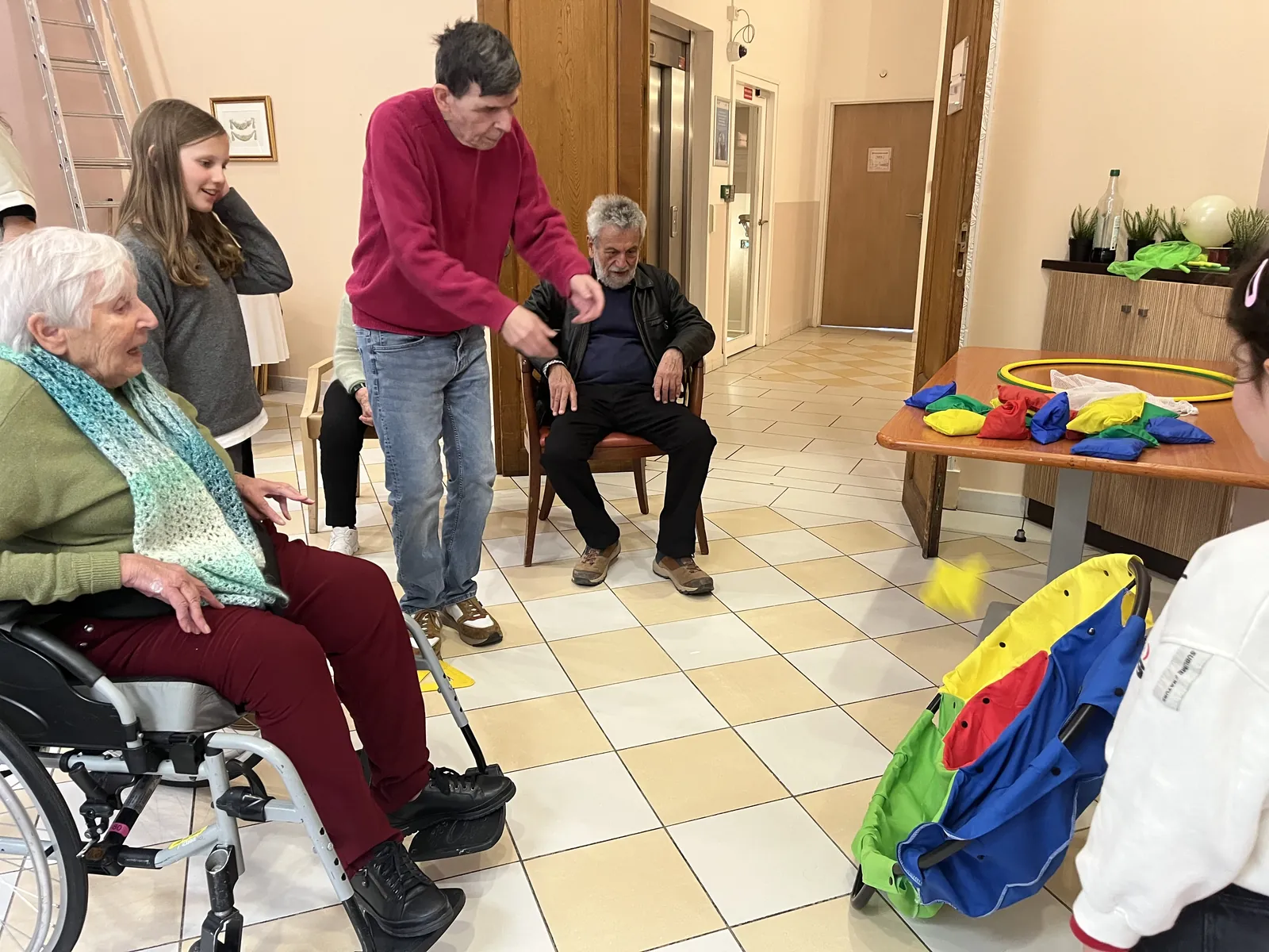 Nos projets intergénérationnels : Les enfants de l'école Notre-Dame au Palais ! 