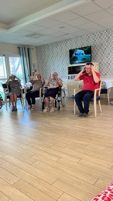 UN PETIT AIR DE FRENCH CACAN   POUR UN GRAND MOMENT DE DANSE SUR CHAISE  