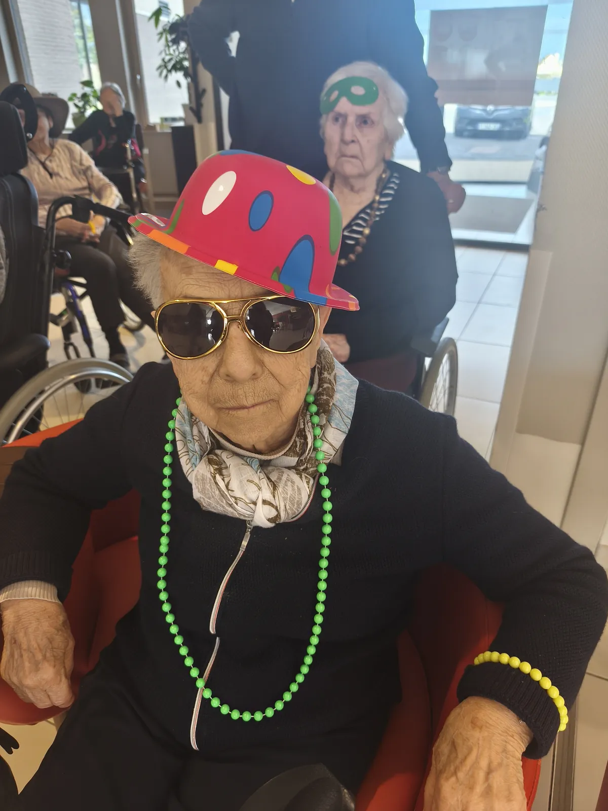 Carnaval à la résidence : un moment de partage intergénérationnel