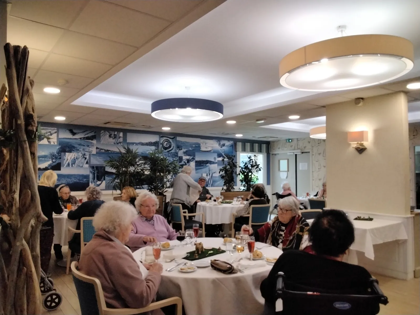 LA MONTAGNE S' INVITE AU DEJEUNER 