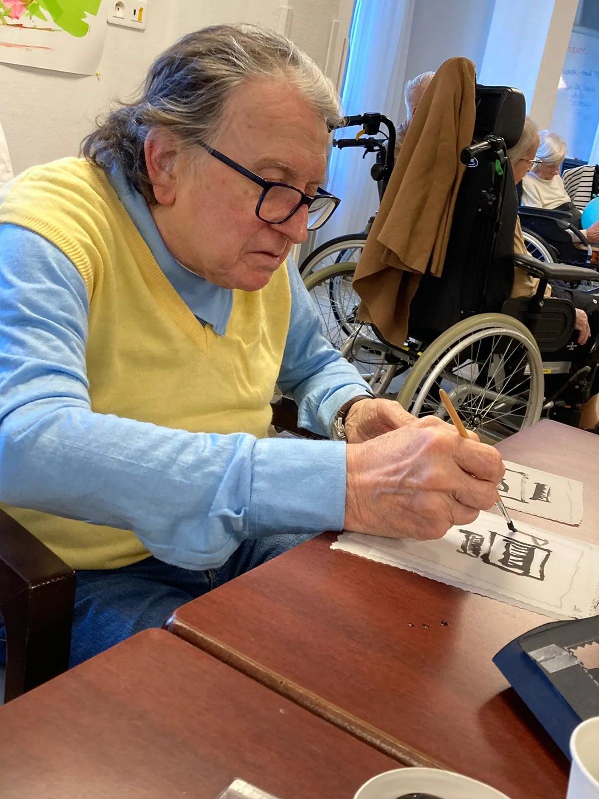 Sophrologie, atelier moteur et manuel. 