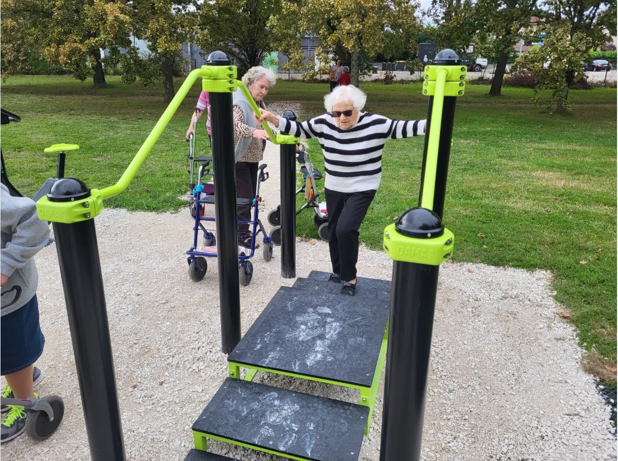 Sortie  de la résidence Saint Jean au parc Chabot d'Agen