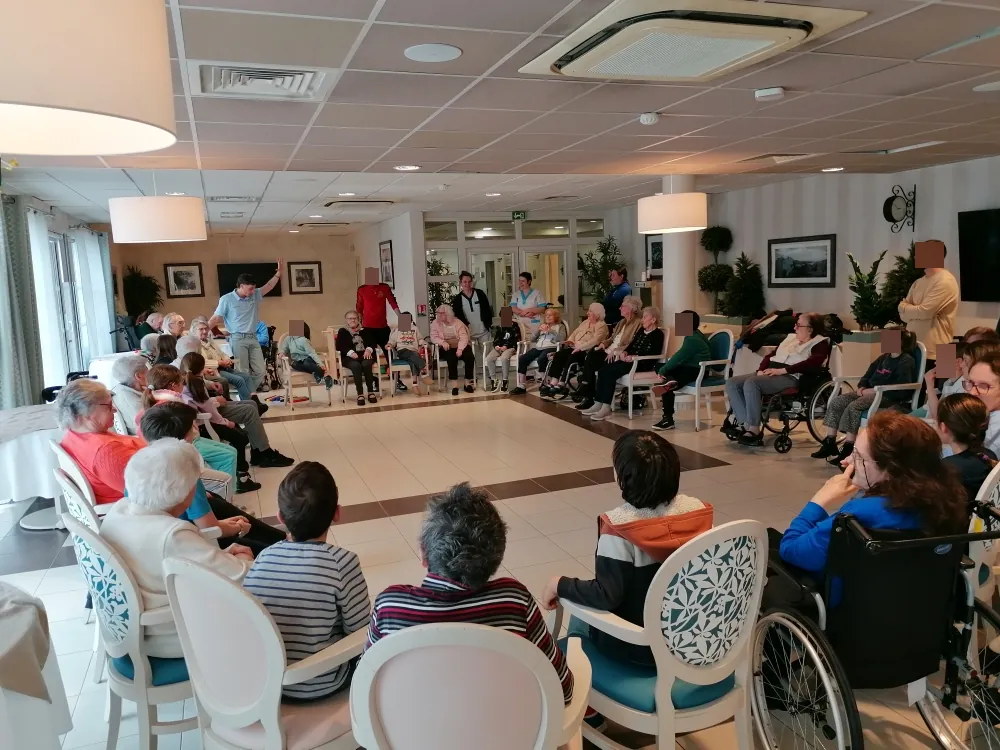 Rencontre intergénérationnelle à la maison de retraite d'Esbly