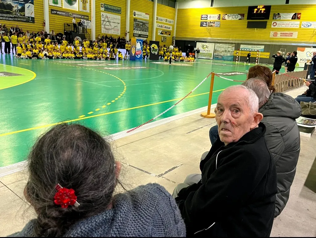 Une belle soirée de sport et de partage avec l'équipe de hand féminin de Plan-De-Cuques.