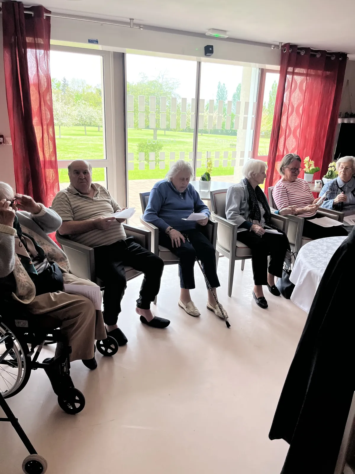 Venue de l'évêque de Beauvais à la résidence